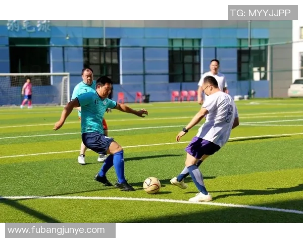 南京足球队与成都足球队耐力较量的赛后分析与反思